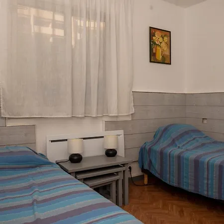 Le Lavandou, T2 Avec Piscine Et Parking, 4 Couchages - Fr-1-803-20 Appartement *