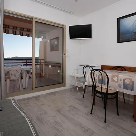 Le Lavandou, T2 Avec Piscine Et Parking, 4 Couchages - Fr-1-803-20 Le Lavandou