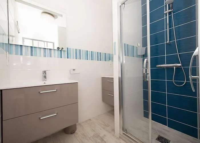 Le Lavandou, T2 Avec Piscine, 4 Couchages Proche - Fr-1-803-20 Lägenhet *