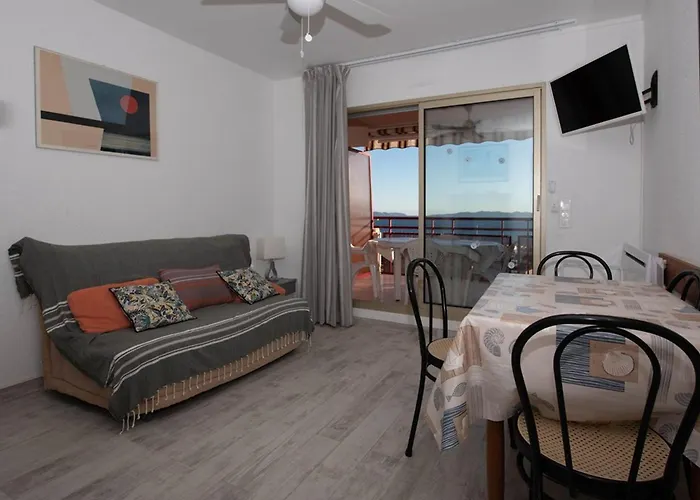 Lägenhet Le Lavandou, T2 Avec Piscine, 4 Couchages Proche - Fr-1-803-20 Le Lavandou